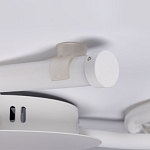 Люстра белого цвета с тремя изогнутыми светодиоидными плафонами Luke Lampco Tracer Lamp варинант исполнения - 7 | Loft Concept в Липецке