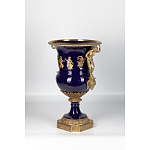 Ваза темно-синего цвета из фарфора с бронзовыми ручками в виде фигур Eden Garden porcelain and bronze варинант исполнения - 1 | Loft Concept в Липецке