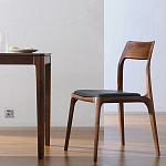 Стул деревянный с мягким сиденьем из черной натуральной кожи Moon Walnut Furniture варинант исполнения - 5 | Loft Concept в Липецке