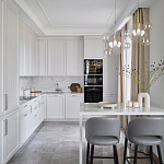 Подвесной светильник со стеклянными плафоном в виде шара и золотыми деталями & Coombes варинант исполнения - 4 | Loft Concept в Липецке