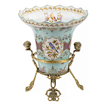 Ваза из голубого фарфора с рисунком птиц и цветов и декоративными элементами Blue Garden варинант исполнения - 1 | Loft Concept в Липецке