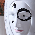 Ваза с декоративными лицами и графическими элементами в виде сердец и символов Faces of Imagination варинант исполнения - 6 | Loft Concept в Липецке