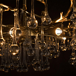 Потолочная люстра в виде ветвей деревьев золотого цвета с прозрачными подвесками-каплями Droplet Chandelier варинант исполнения - 6 | Loft Concept в Липецке