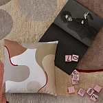 Подушка декоративная хлопковая бежевого цвета с абстрактным принтом Elysian Flow Sand варинант исполнения - 5 | Loft Concept в Липецке