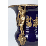 Ваза темно-синего цвета из фарфора с бронзовыми ручками в виде фигур Eden Garden porcelain and bronze варинант исполнения - 6 | Loft Concept в Липецке