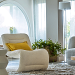 Кресло изогнутое с обивкой из ткани букле Smooth Bend Boucle Chair варинант исполнения - 9 | Loft Concept в Липецке