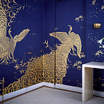 Обои ручная роспись в стиле Арт-деко Whistler Peacocks Colourway SC-100 on Empire Blue dyed silk варинант исполнения - 2 | Loft Concept в Липецке