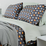 Постельное белье из сатина с принтом треугольники 150х200 см Triangular Dreams варинант исполнения - 7 | Loft Concept в Липецке