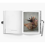 Подарочное издание про феминизм в моде Марии Грации Кьюри Her Dior Maria Grazia Chiuris New Voice варинант исполнения - 3 | Loft Concept в Липецке