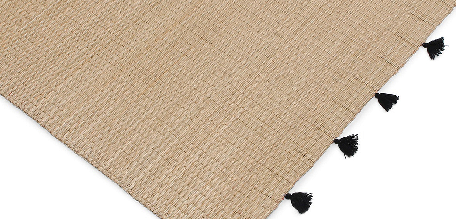 Ковер с помпонами Wicker Carpet Ковер с помпонами Wicker Carpet - Loft-Concept в Липецке