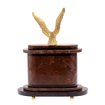 Часы настольные бронзовые из натурального камня Лемезит с декором в виде горного орла Eagle Stone Clock варинант исполнения - 4 | Loft Concept в Липецке