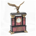 Часы настольные из родонита и бронзы с декором в виде орла Eagle Stone Clock варинант исполнения - 2 | Loft Concept в Липецке