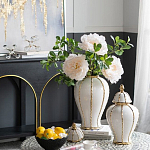 Ваза белая с крышкой и золотистыми вертикальными полосками Chinoiserie Ceramics варинант исполнения - 2 | Loft Concept в Липецке