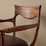 Кушетка с деревянным каркасом и сиденьем из коричневой натуральной кожи Moon Walnut Furniture варинант исполнения - 3 | Loft Concept в Липецке