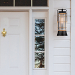 Настенный фонарь цилиндрической формы с рифленым стеклом в золотом каркасе на черном прямоугольном основании Eurofase варинант исполнения - 7 | Loft Concept в Липецке