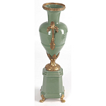 Ваза зеленого цвета из фарфора на высокой подставке с бронзовыми ручками Eden Garden porcelain and bronze варинант исполнения - 3 | Loft Concept в Липецке