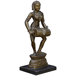 Декоративная статуэтка из латуни Dancing Woman with Mridangam варинант исполнения - 2 | Loft Concept в Липецке