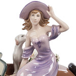 Статуэтка фарфоровая Девушка с автомобилем Charming Statuette варинант исполнения - 1 | Loft Concept в Липецке