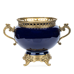 Ваза темно-синяя фарфоровая на бронзовой подставке с ажурным ободком и изогнутыми ручками Eden Garden варинант исполнения - 1 | Loft Concept в Липецке